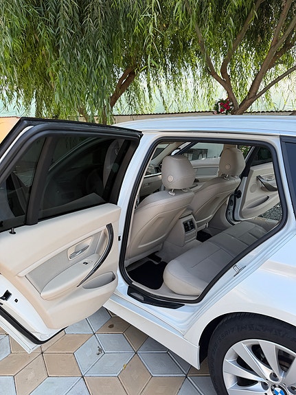BMW 320d 11 of 30