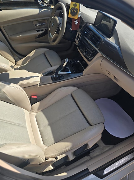 BMW 320d 19 of 30