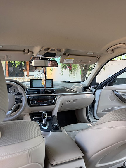 BMW 320d 13 of 30