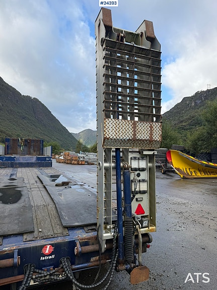 Istrail 3 akslet Maskinsemi m/ hydraulisk kjørebroer 29 of 30