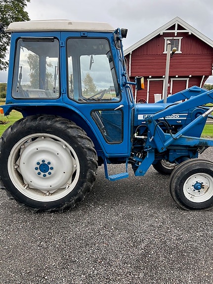 Ford 4600 Qcab 2 of 24
