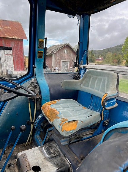 Ford 4600 Qcab 8 of 24