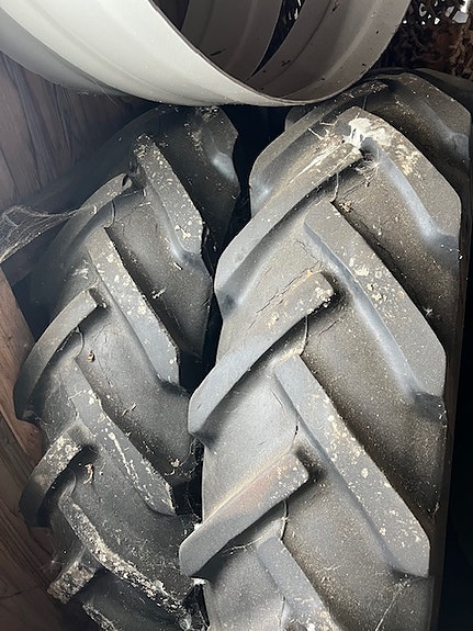Ford 4600 Qcab 17 of 24