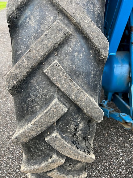 Ford 4600 Qcab 13 of 24