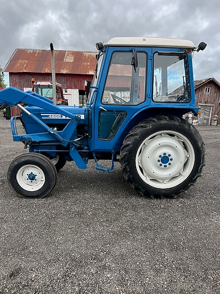 Ford 4600 Qcab 3 of 24