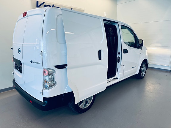 Nissan e-NV200 7 of 23