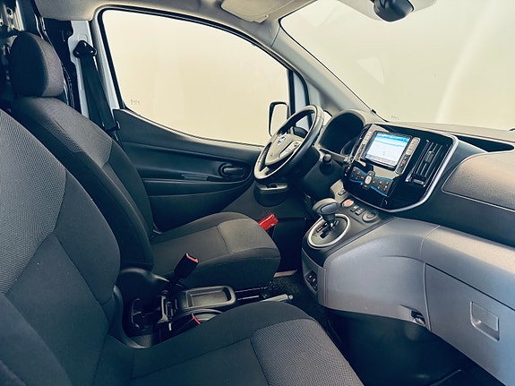 Nissan e-NV200 10 of 23