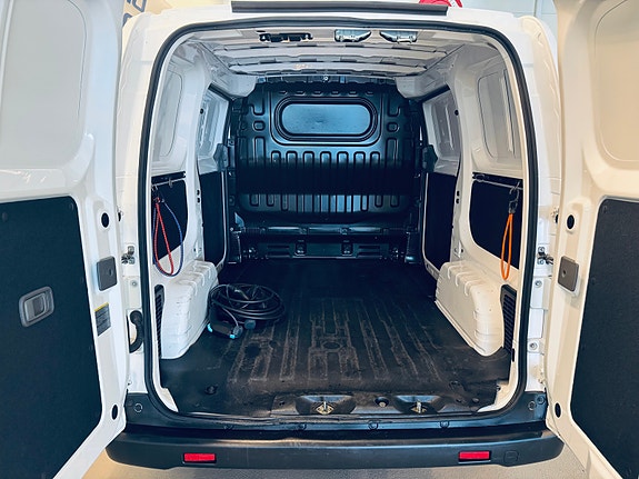 Nissan e-NV200 21 of 23