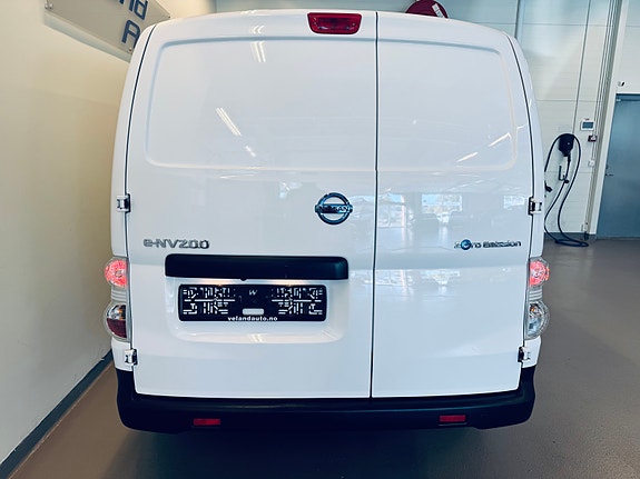 Nissan e-NV200 8 of 23