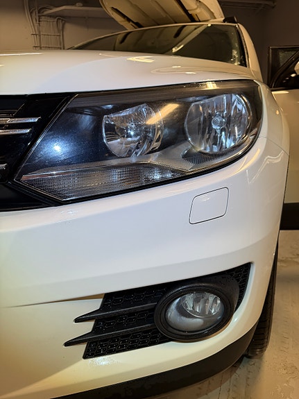 Volkswagen Tiguan 2 of 26
