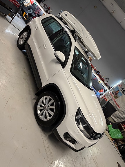 Volkswagen Tiguan 16 of 26