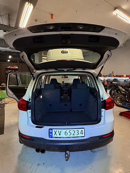 Volkswagen Tiguan 4 of 26