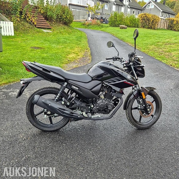 Yamaha YS 125 3 of 5
