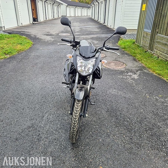 Yamaha YS 125 4 of 5