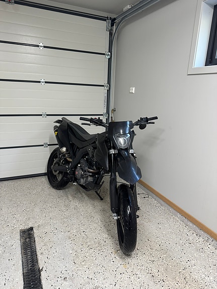 Aprilia SX 125 Super Motard 15 of 18