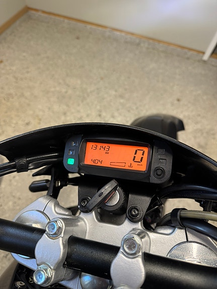 Aprilia SX 125 Super Motard 6 of 18