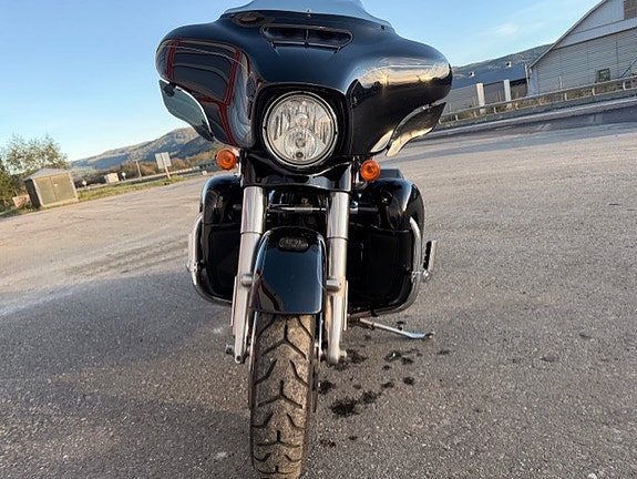Harley-Davidson FLHXS Street Glide Special 22 of 30
