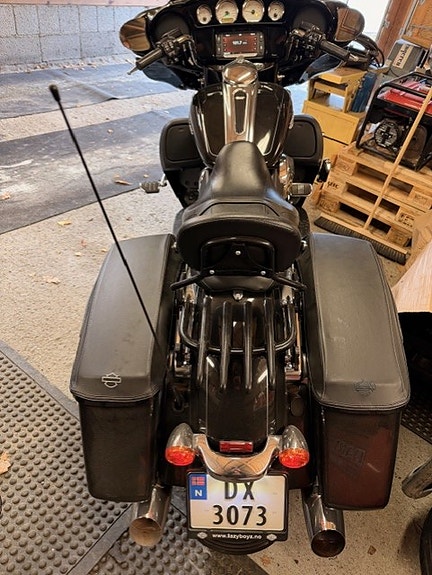 Harley-Davidson FLHXS Street Glide Special 5 of 9