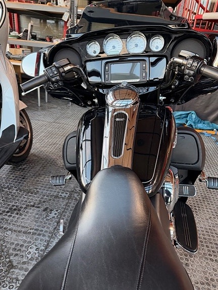 Harley-Davidson FLHXS Street Glide Special 28 of 30