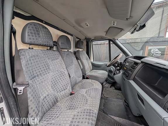 Ford Transit 12 of 30