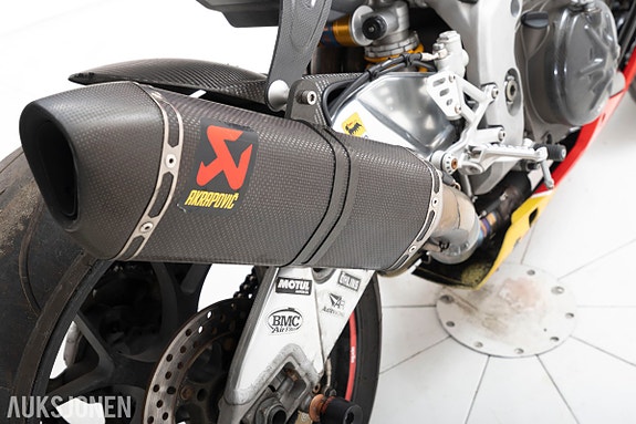Aprilia RSV 1000 - 180 HK - AKRAPOVIC 7 of 17