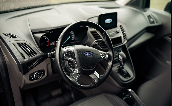 Ford Transit Connect 11 of 21