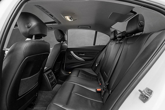 BMW 320d 19 of 23