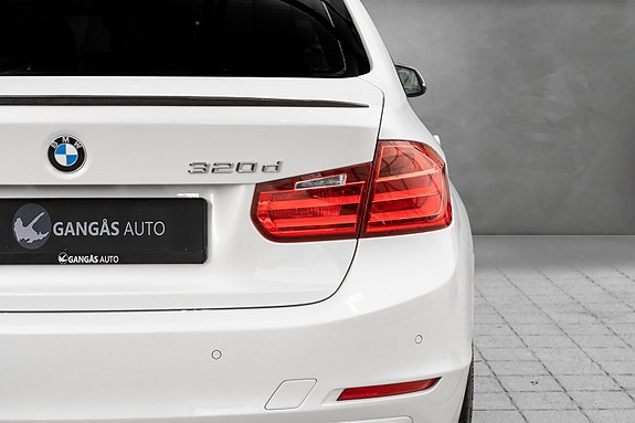 BMW 320d 9 of 23