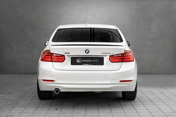 BMW 320d 8 of 23