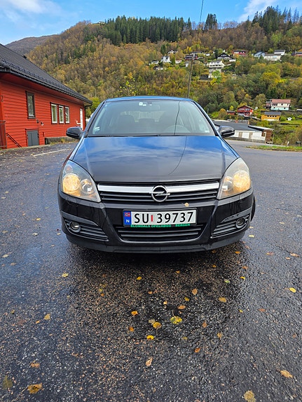 Opel Astra 2 of 10
