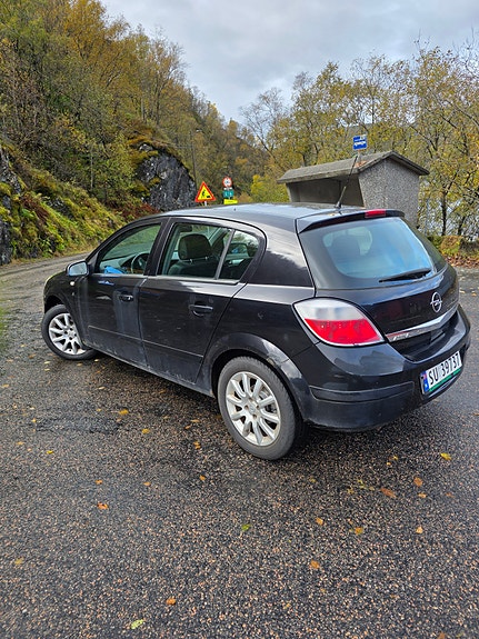 Opel Astra 4 of 10