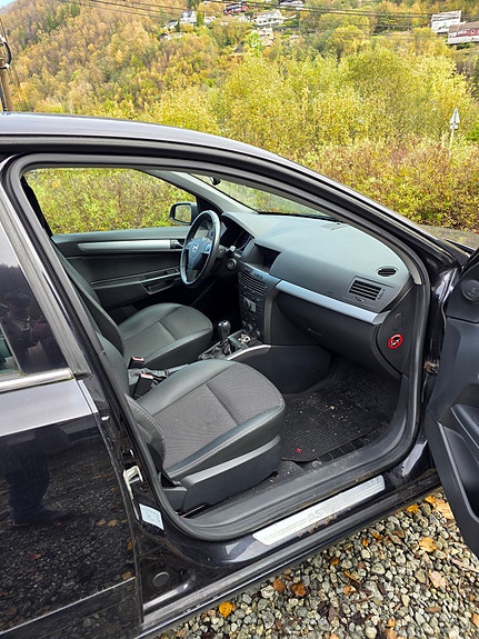 Opel Astra 7 of 10