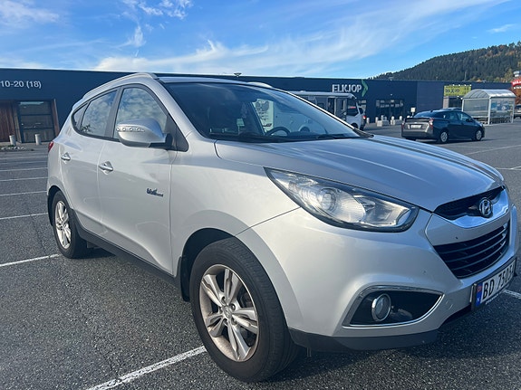 Hyundai ix35 2 of 14