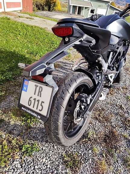 Honda CB 125 R 7 of 9