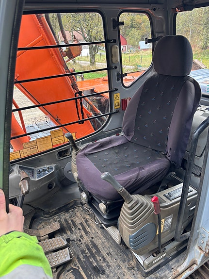 Hitachi Ex120-5 12 of 19