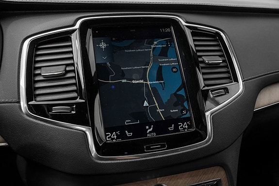 Volvo XC90 13 of 30