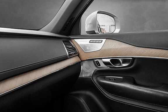 Volvo XC90 18 of 30
