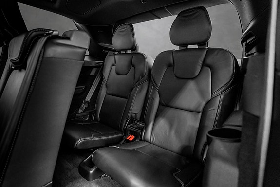Volvo XC90 27 of 30