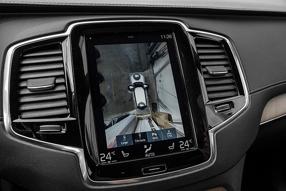 Volvo XC90 15 of 30