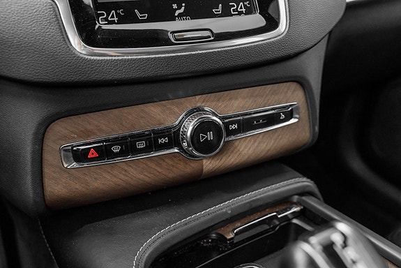 Volvo XC90 17 of 30