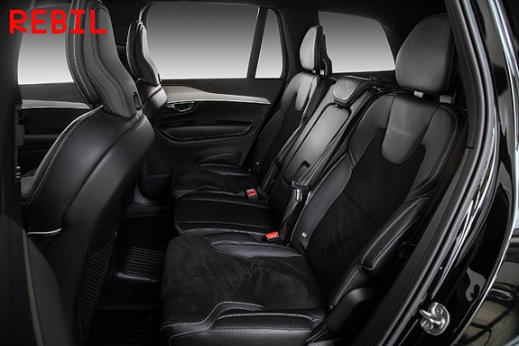 Volvo XC90 10 of 29