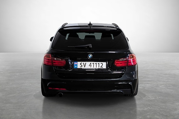 BMW 320i 7 of 25
