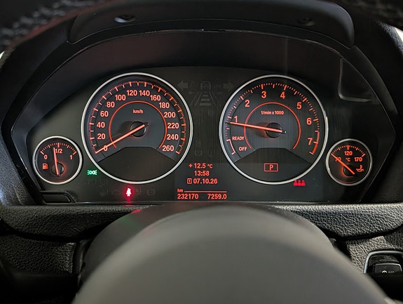BMW 320i 15 of 25