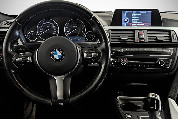 BMW 320i 13 of 25