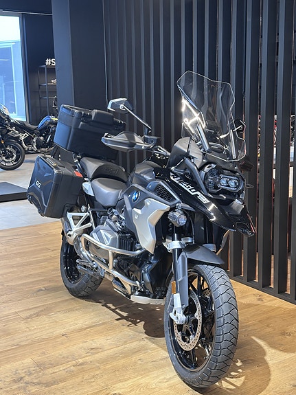 BMW R 1250 GS "Fullutstyrt" med koffertsett 4 of 11
