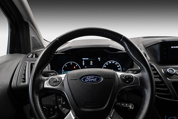 Ford Transit Connect 11 of 24