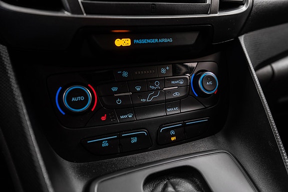 Ford Transit Connect 16 of 24