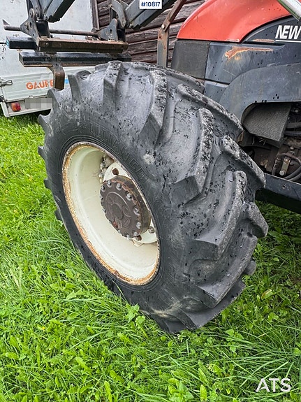 New Holland L85 4x4 Traktor m/ frontlaster, pallegaffel og vinsj 14 of 30