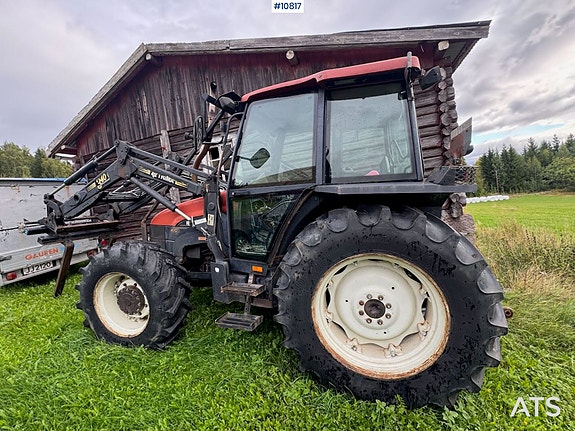 New Holland L85 4x4 Traktor m/ frontlaster, pallegaffel og vinsj 5 of 30