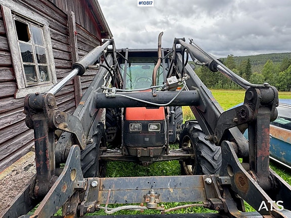 New Holland L85 4x4 Traktor m/ frontlaster, pallegaffel og vinsj 23 of 30
